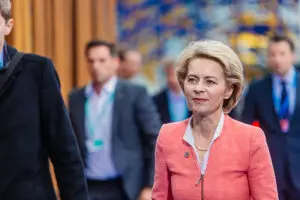 Ursula von der Leyen, présidente de la Commission européenne. © Arno Mikkor