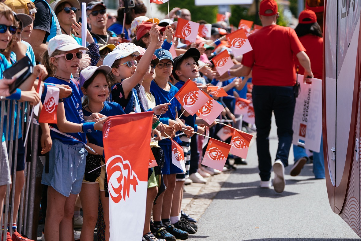 Charre relais de la Flamme à Seine-Saint-Denis CEIDF