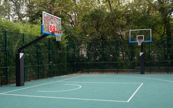 Terrain de basket financé par la Caisse D'Epargne
