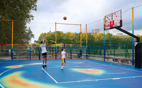 Terrain de basket financé par la Caisse D'Epargne