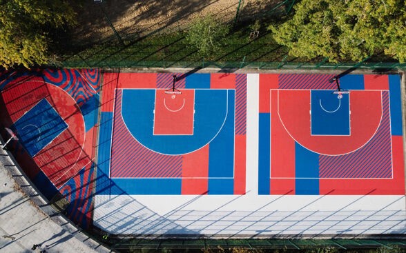 Terrain de basket financé par la Caisse D'Epargne